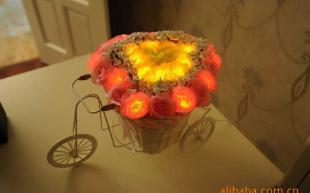 创意点亮生活 供应LED发光花卉、绢花盆景等多元化礼品花卉解析